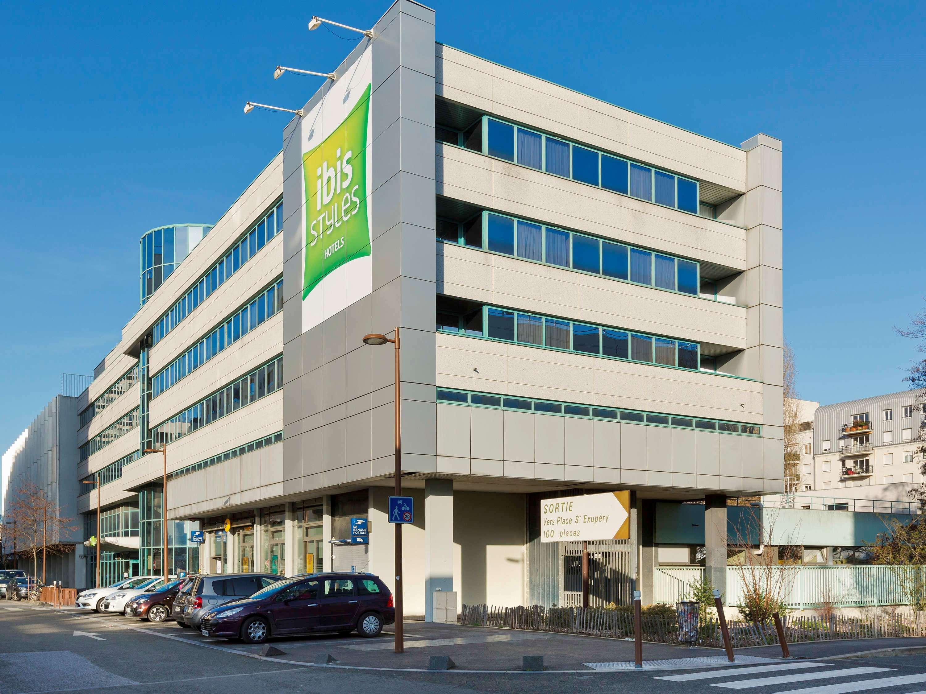 Отель Ibis Styles Massy Opera Экстерьер фото