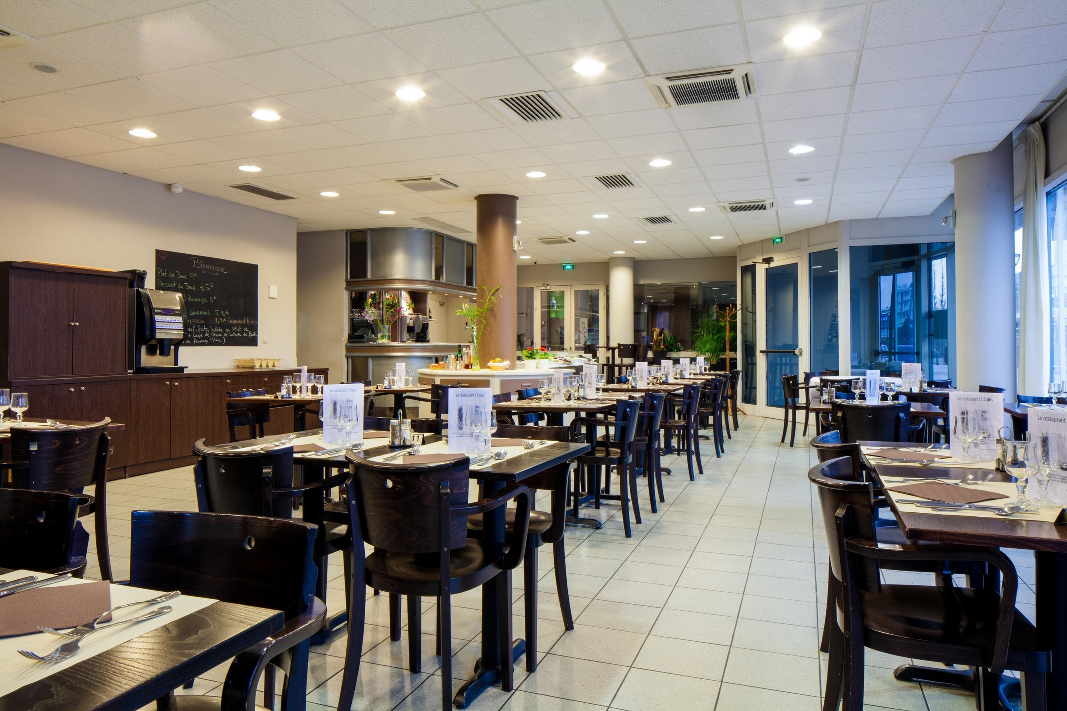 Отель Ibis Styles Massy Opera Экстерьер фото